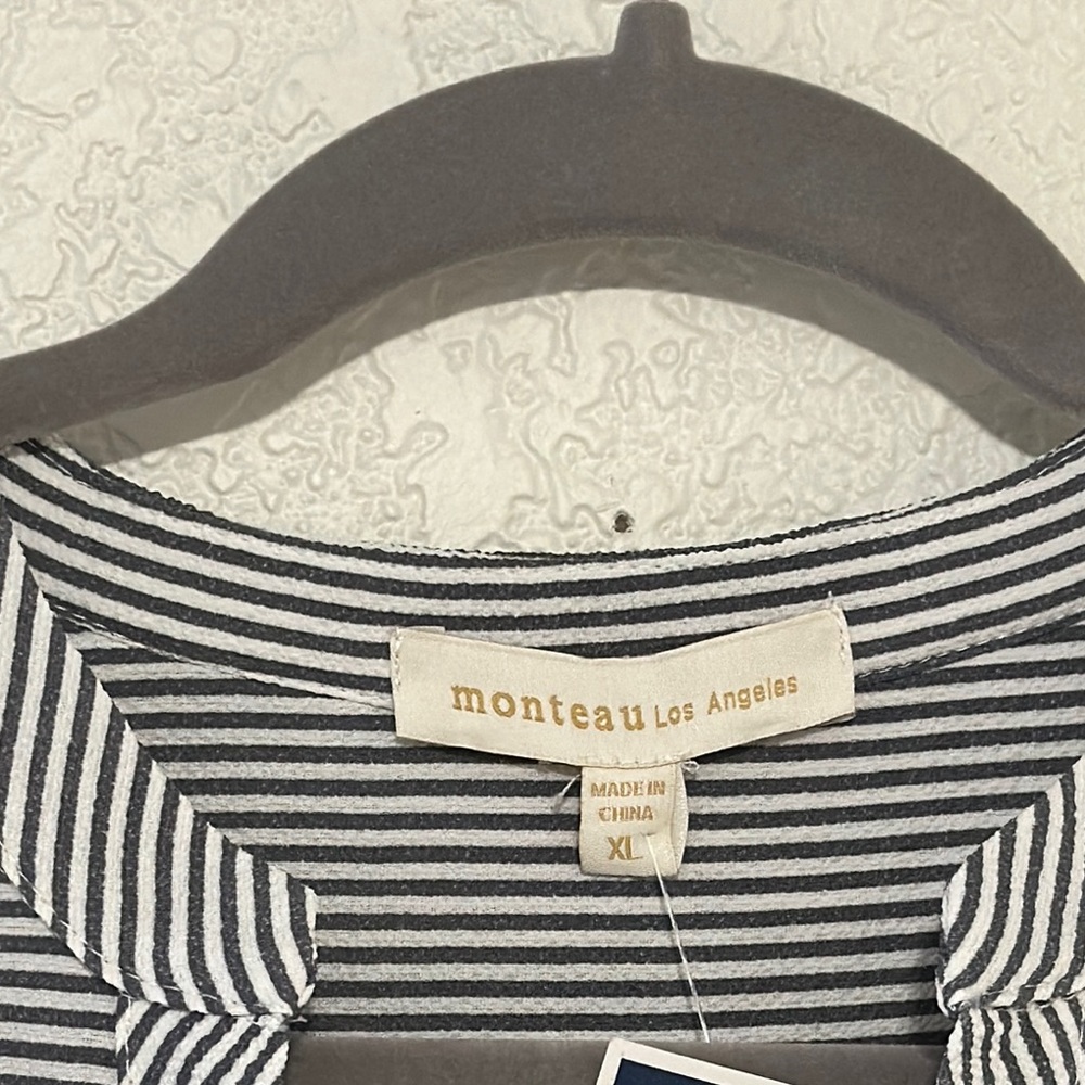 Striped Gray and White Dolman Sleeve Peplum Women Top - Picture 2 of 6